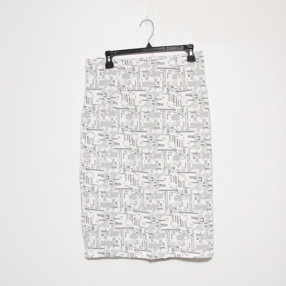 Patterned Printed White Skirt